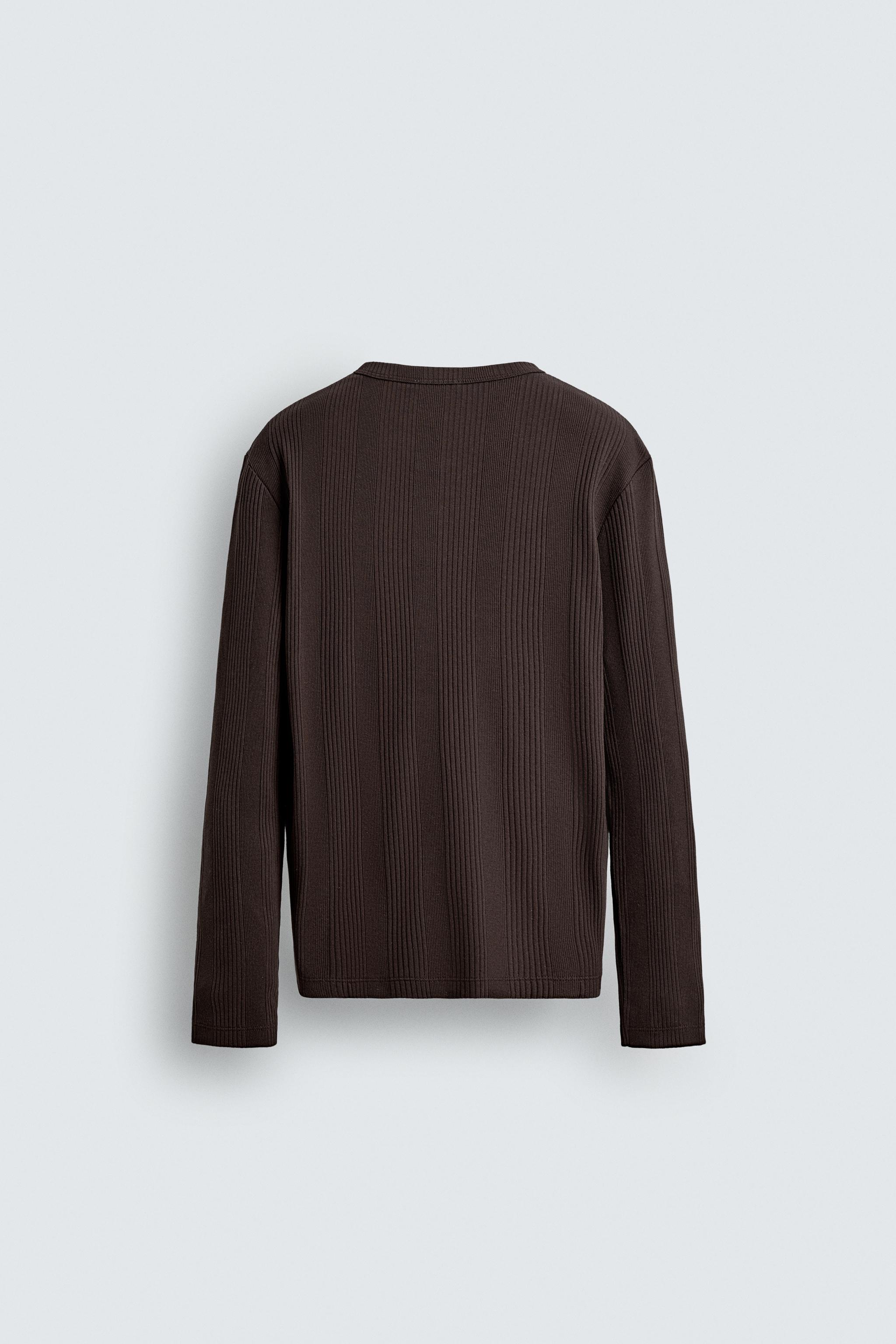 STRUCTURED HENLEY COLLAR T-SHIRT